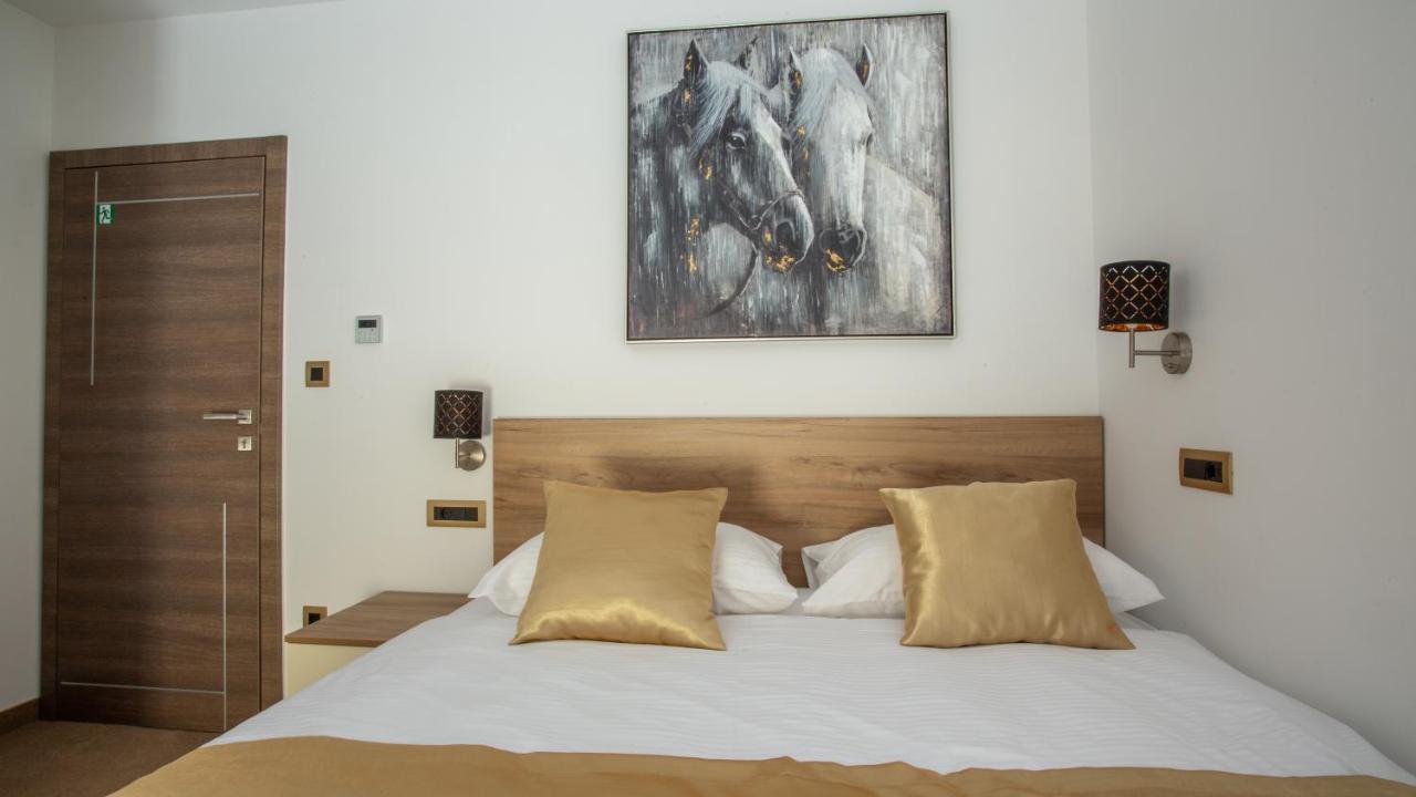 Rooms & Apartments Toni Stobreč 外观 照片