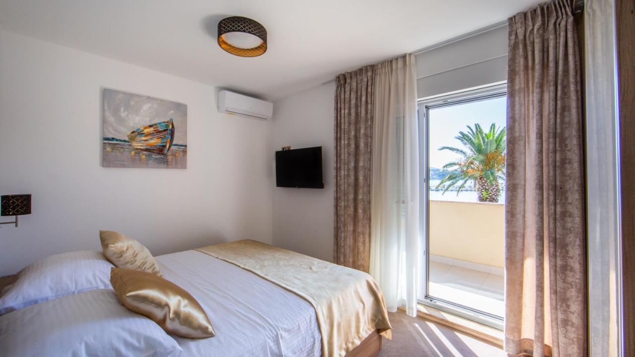 Rooms & Apartments Toni Stobreč 外观 照片